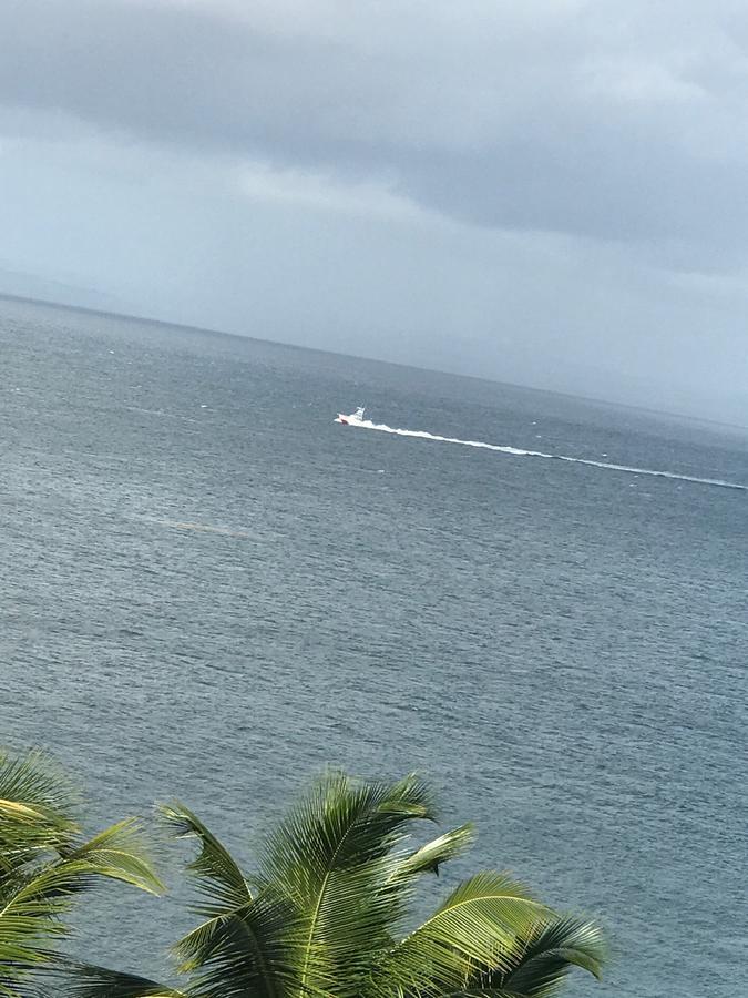 Vista Mare Ocean View Floor Condo, Aparthotel