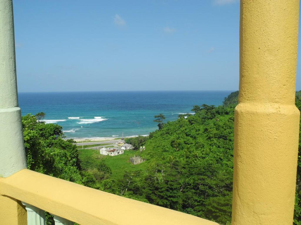 Pimento Lodge *