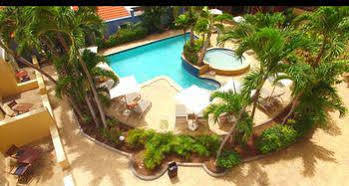 Kura Hulanda Village & 3*