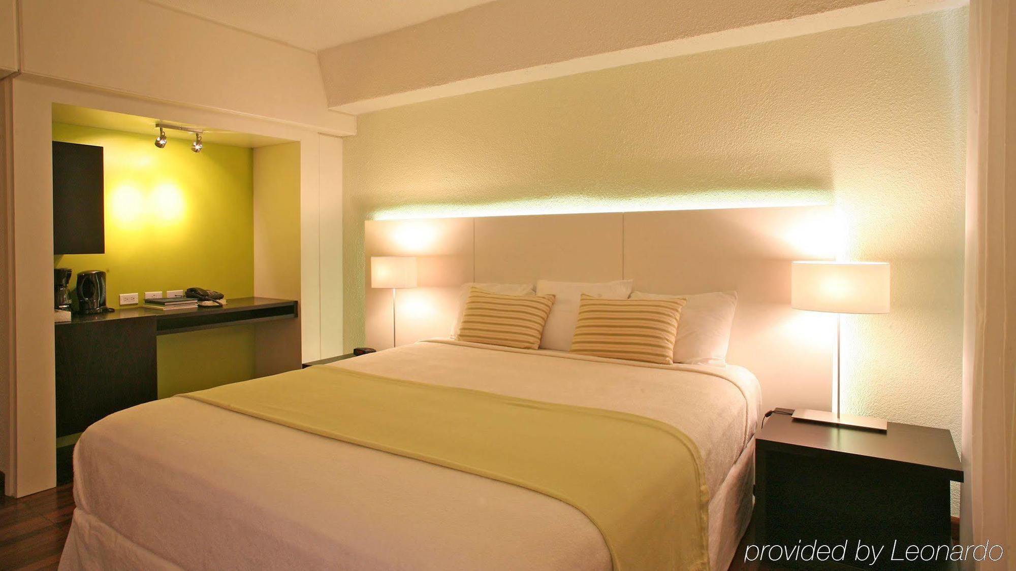 Holland House Beach Hotel 3*