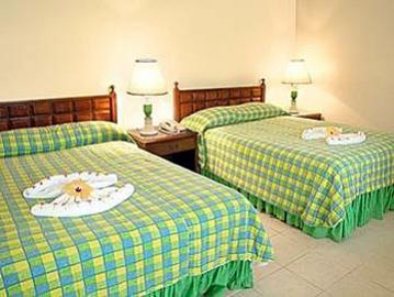 Breezes Trelawny Hotel Trewlany Beach