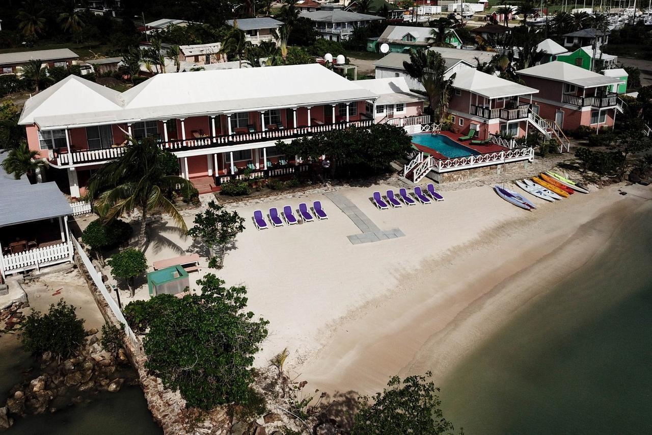 Hotel The Catamaran