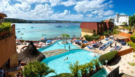 Topacio Azul & Deluxe Sosua