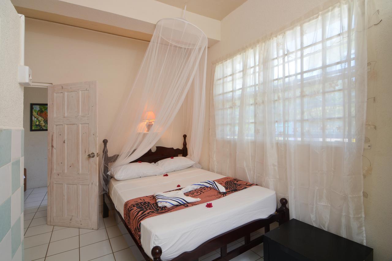 Keegan's Beachside Hotel,apartments And