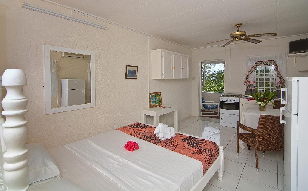 Keegan's Beachside Hotel,apartments And