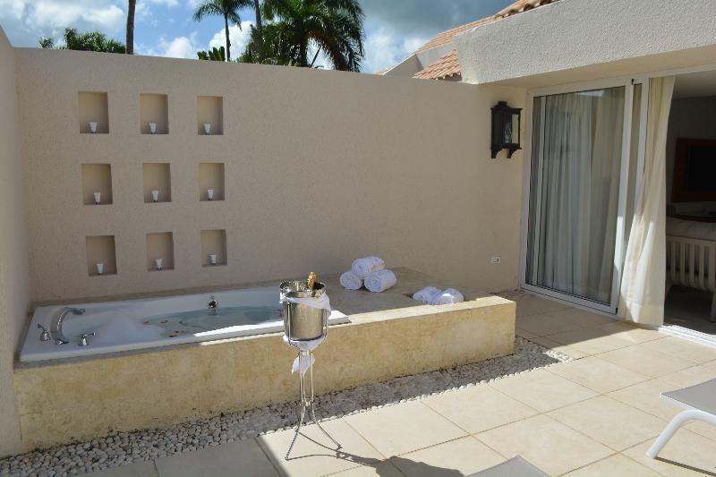 Vh Atmosphere Adults Only 4*