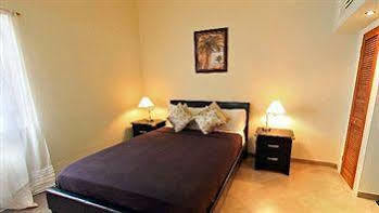 Aparthotel The Old Gin House 4*