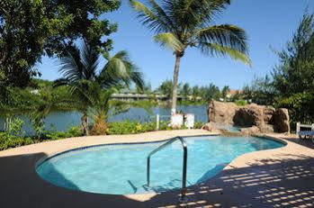 Shangri-La Boutique Bed & Breakfast 4* West Bay