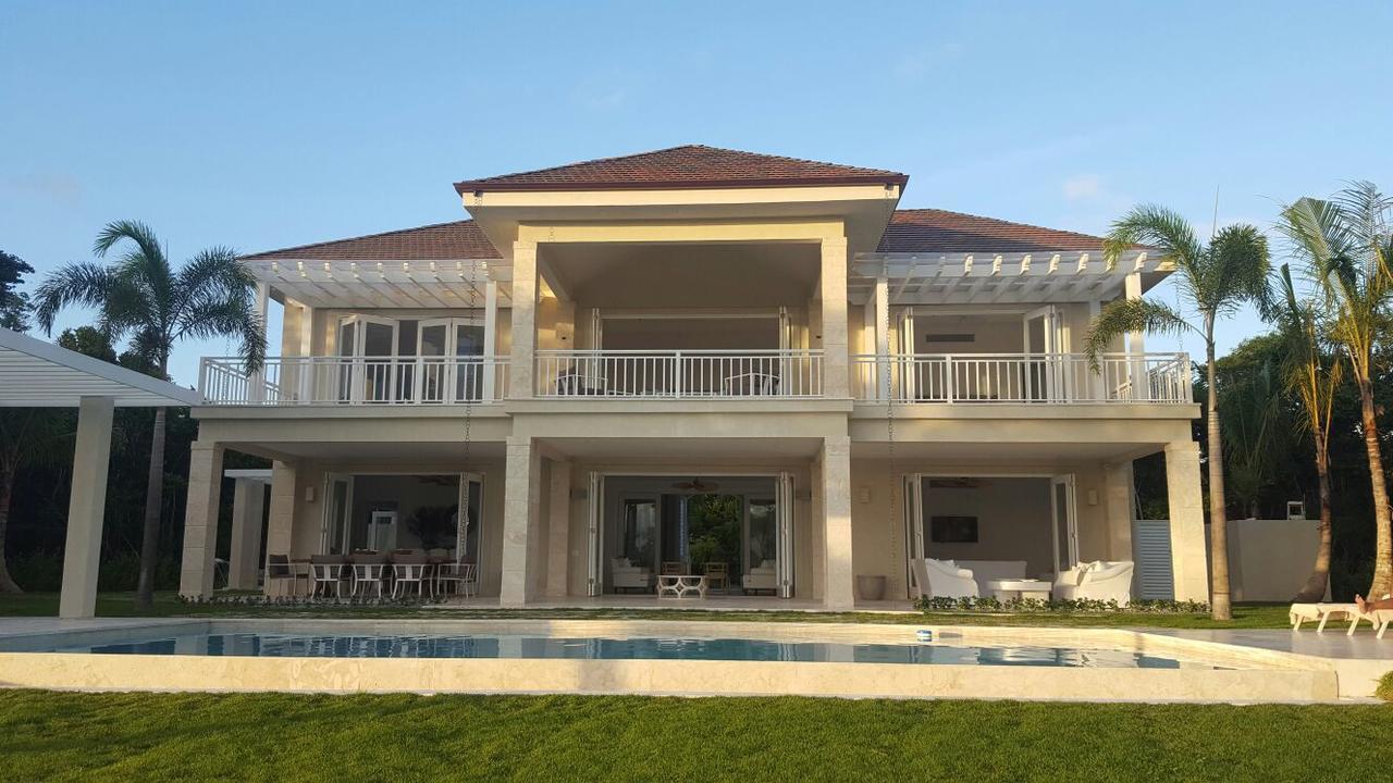 Villa Villa, Hacienda B-23, & Club *