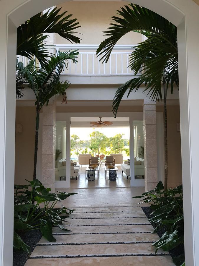Villa Villa, Hacienda B-23, & Club *