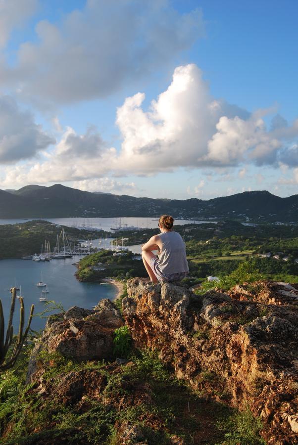 The Moxy 2* English Harbour