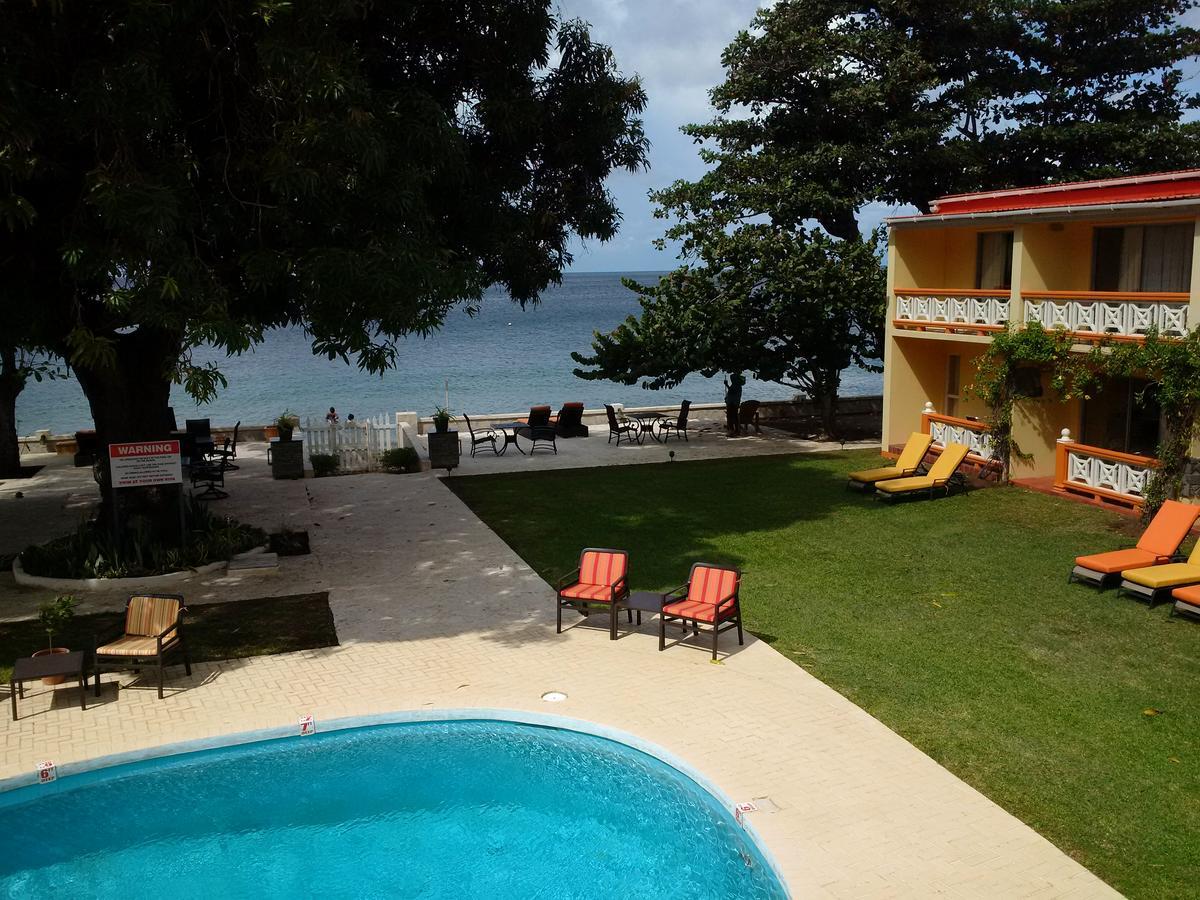 Sunset Shores 3* Kingstown