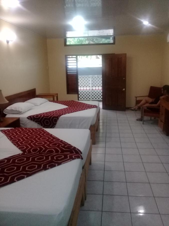 Monique's Guest house Maraval