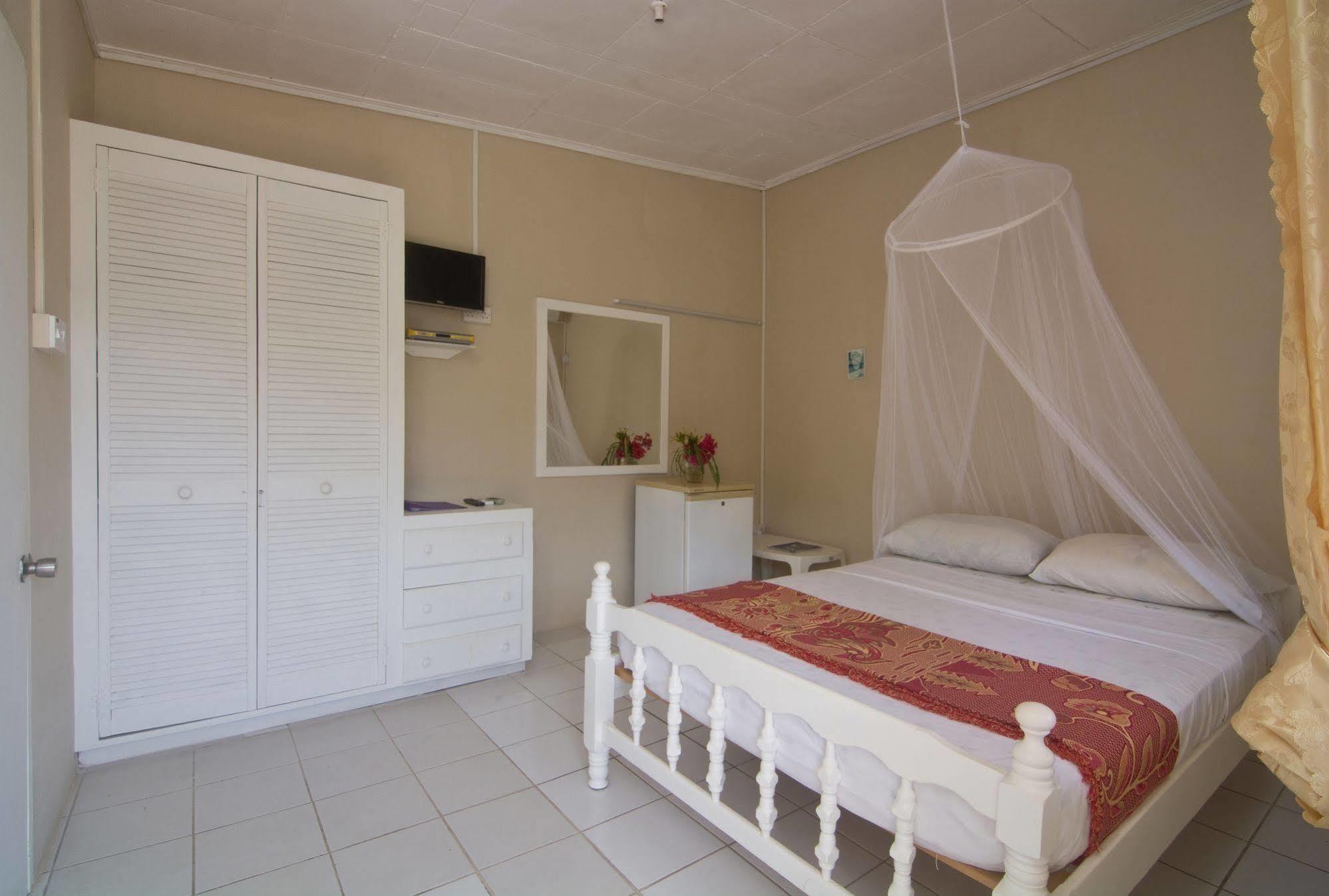 Hotel Keegans Beachside Bequia Island