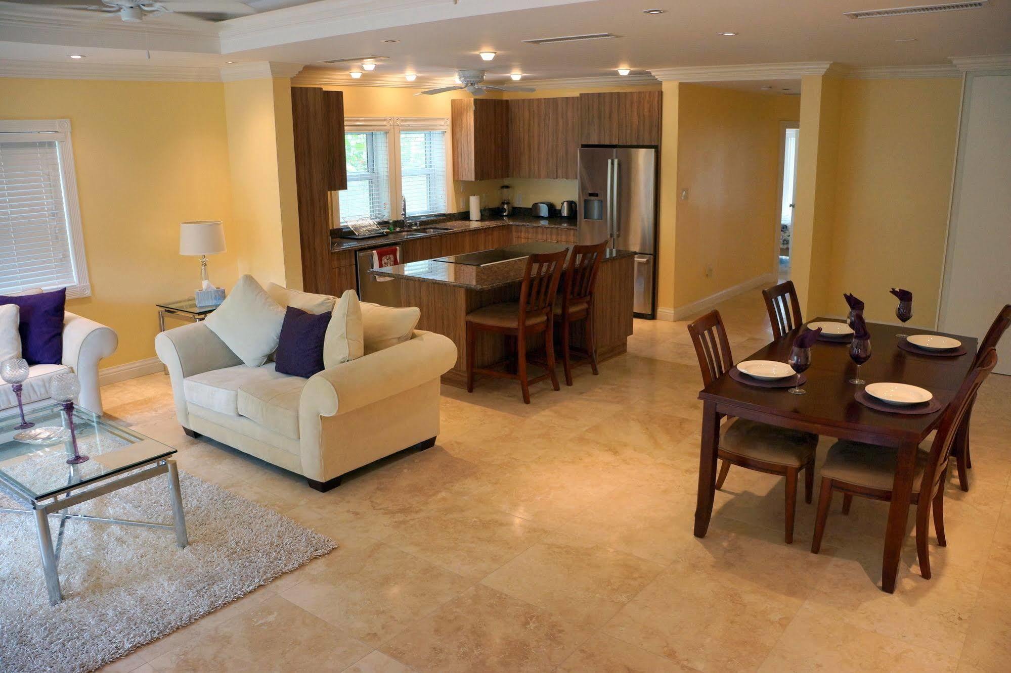 Resort The Hamilton &
