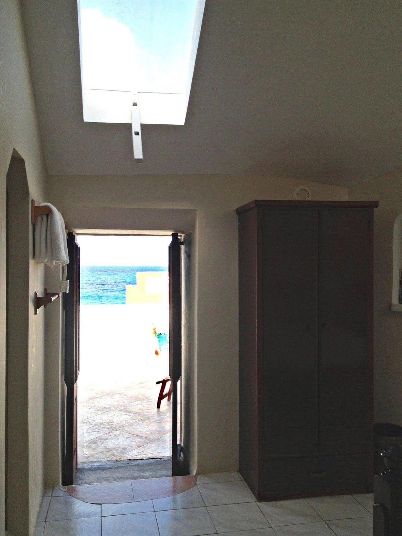 Inn Round House Bathsheba