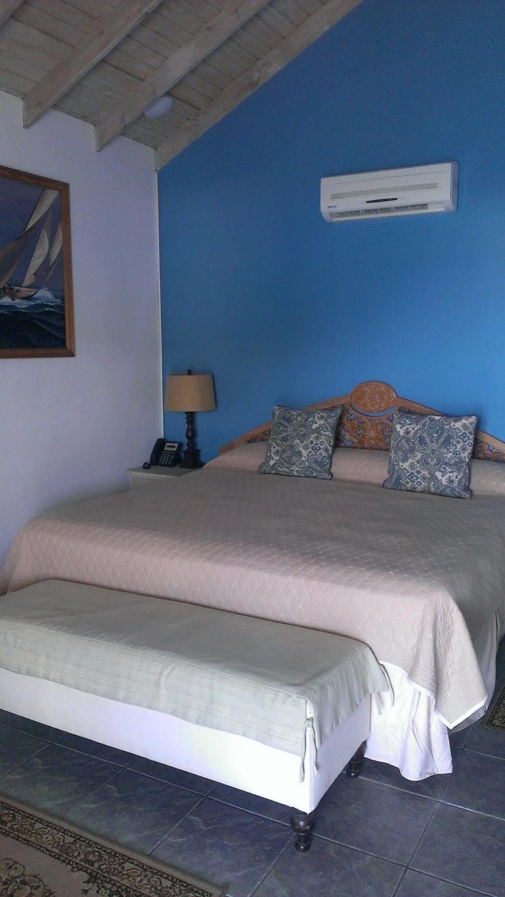 Paradise Hotel Kingstown