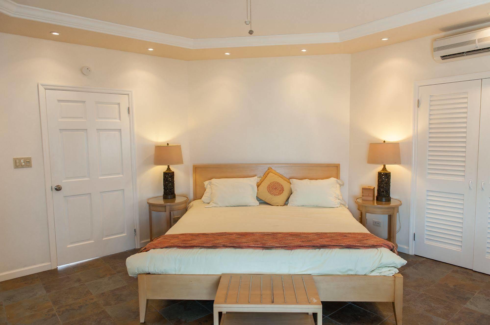Arawak Beach Guest house Island Harbour