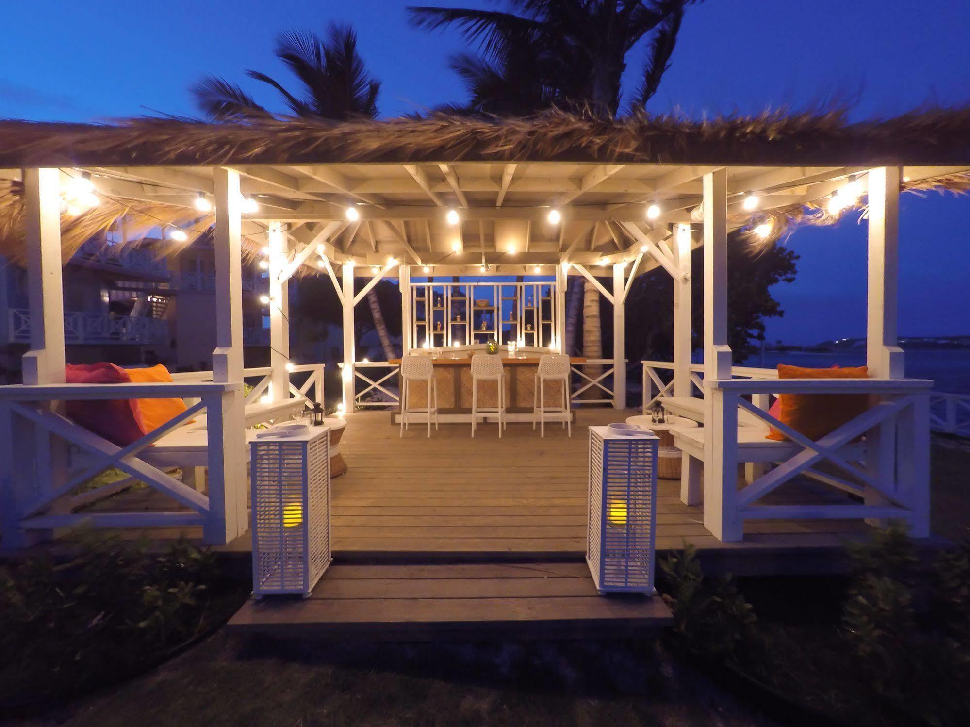 Guest house Arawak Beach 2*