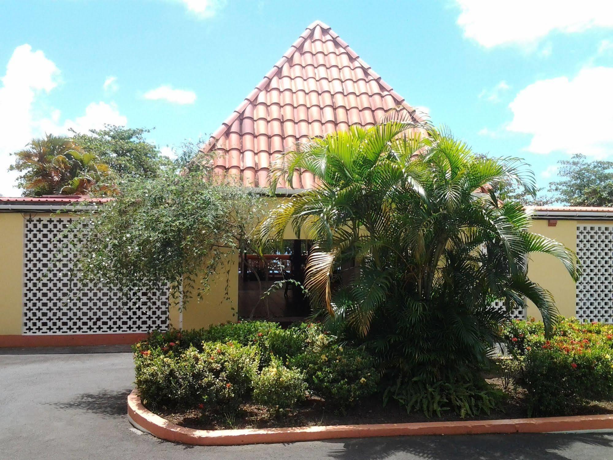 Sunset Shores Kingstown