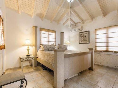 Bianca Hotel *