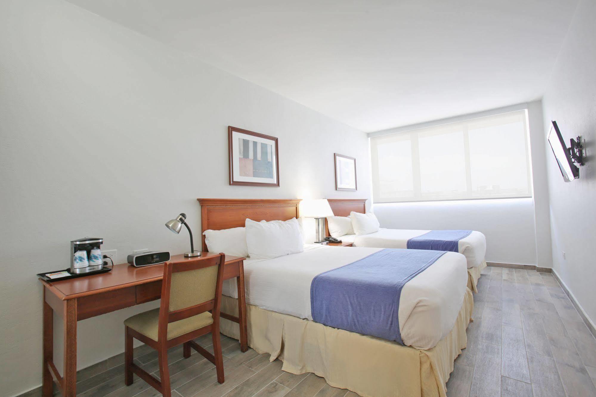 Airport Hotel 3*