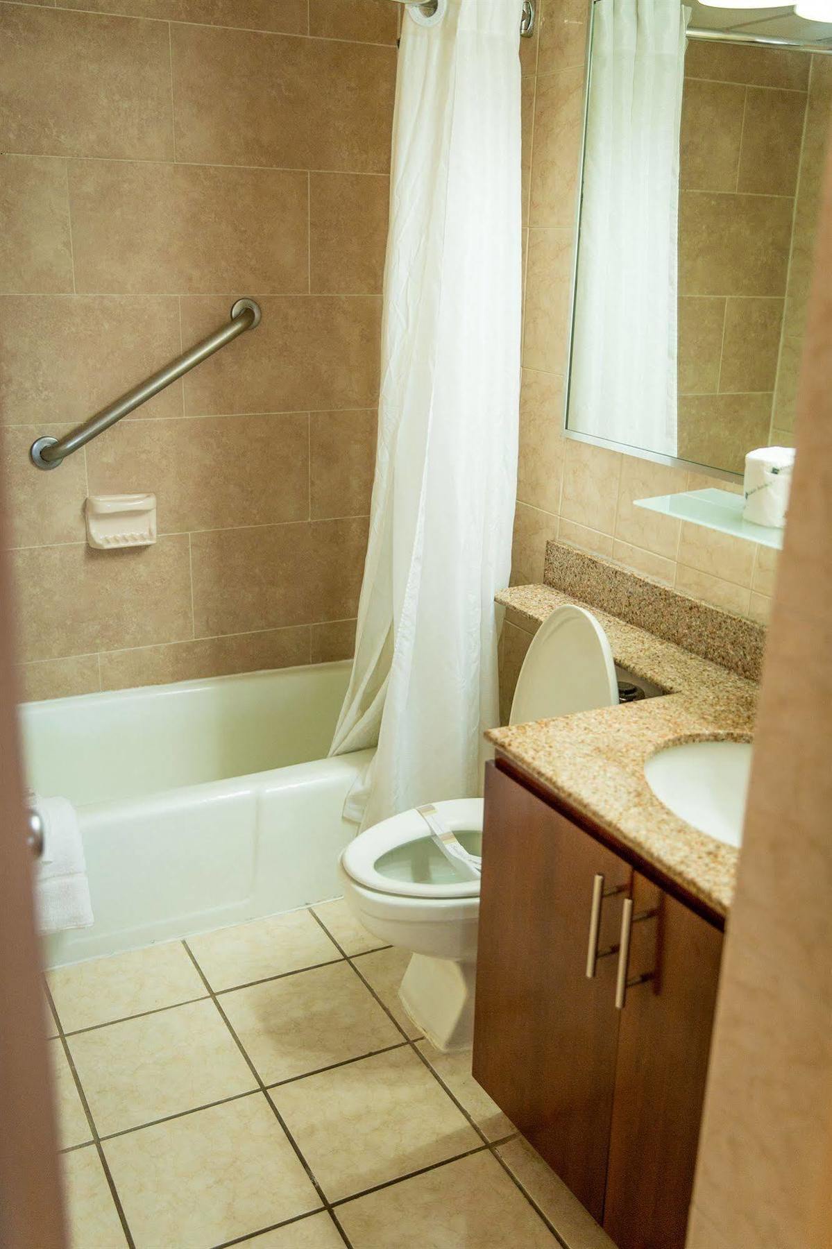 Mare St. Clair Hotel 3*