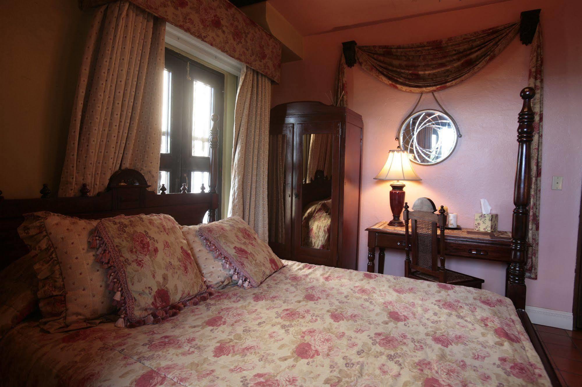 The Gallery Hotel