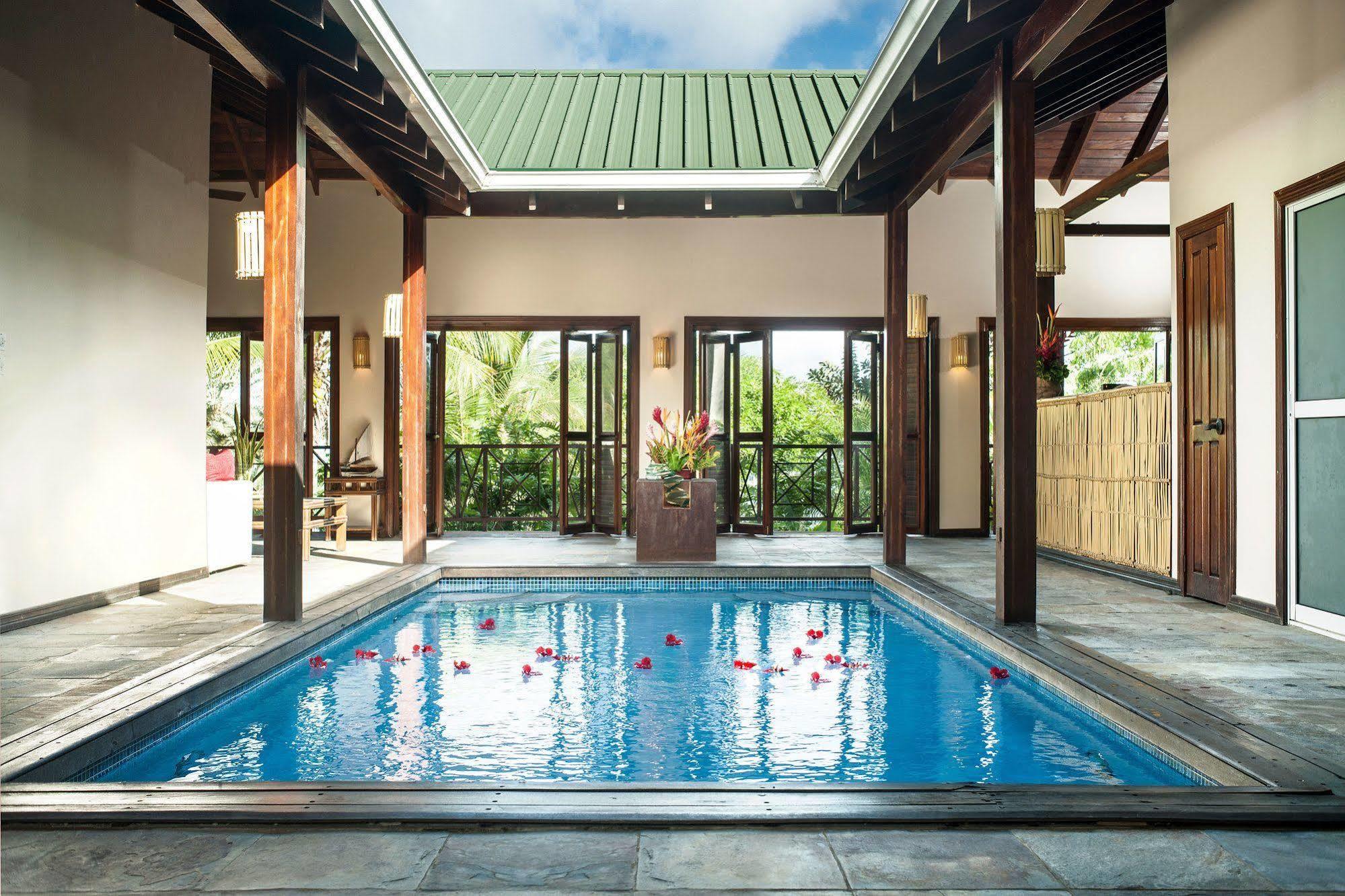 Le Phare Bleu Boutique And Marina Hotel 4*