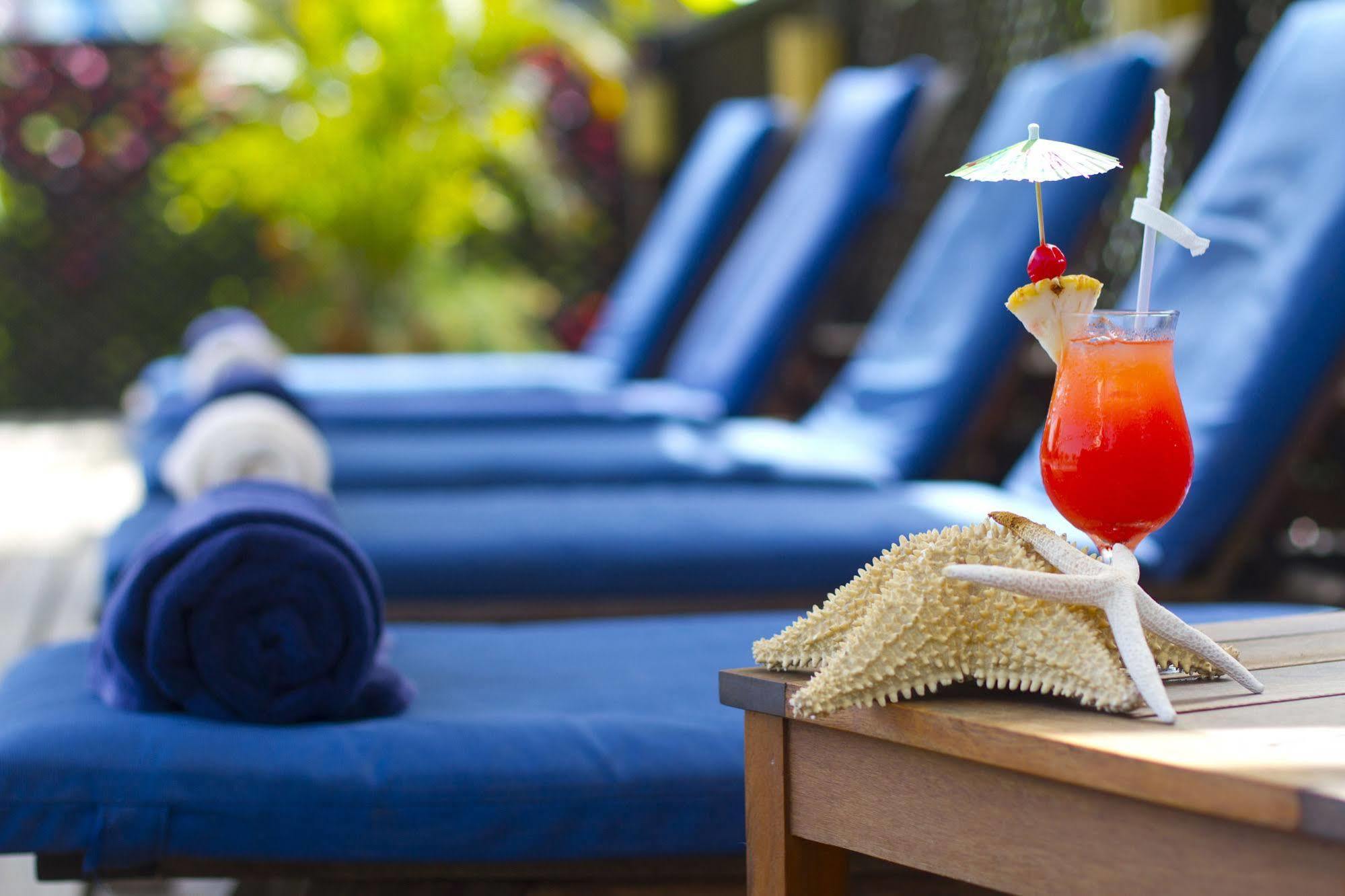 Le Phare Bleu Boutique And Marina Hotel