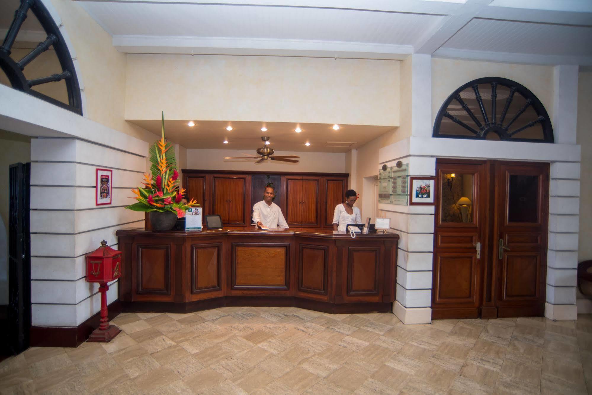 De La Vieille Tour Hotel 4*