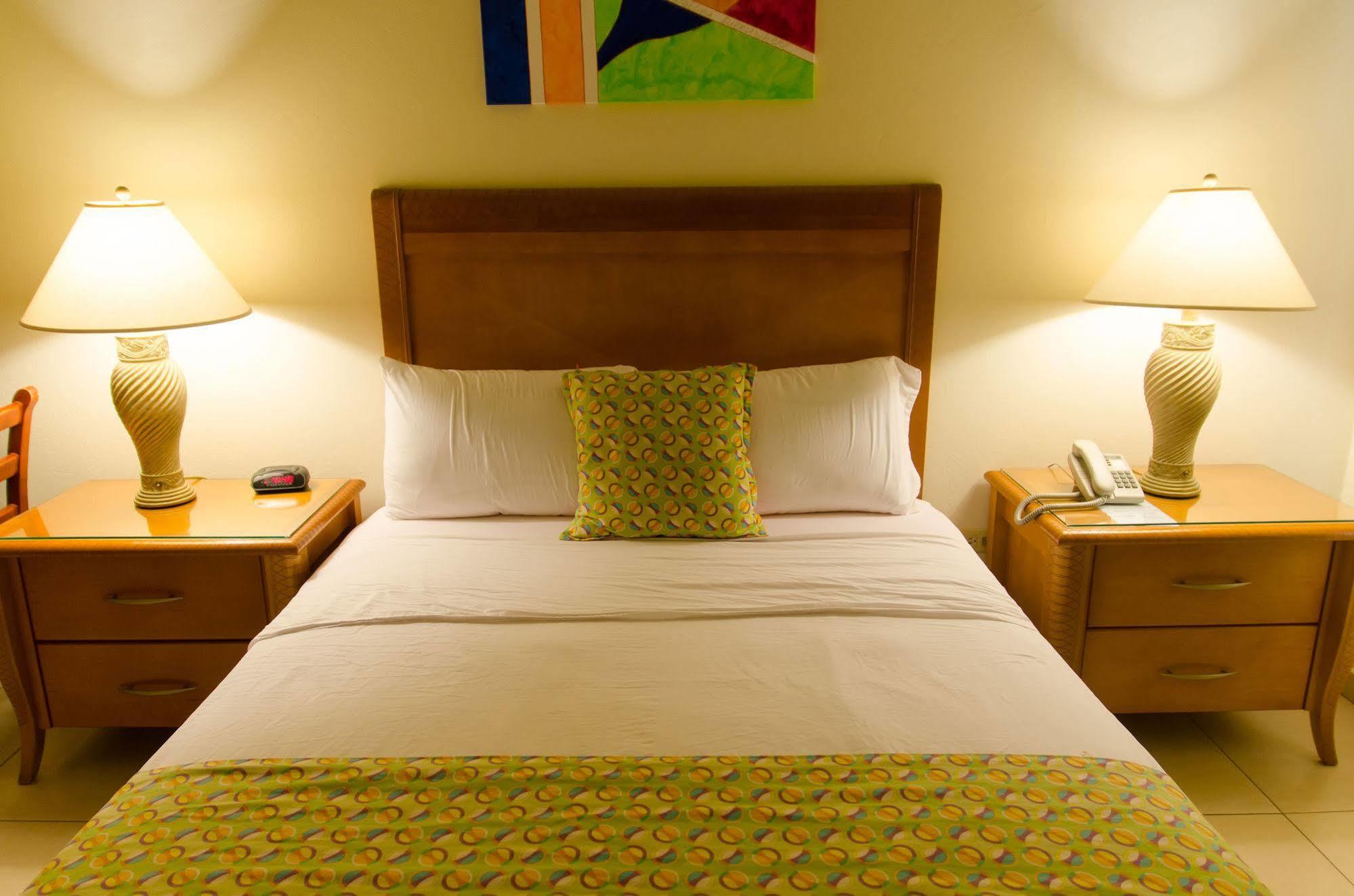 Alicia's Inn 2*