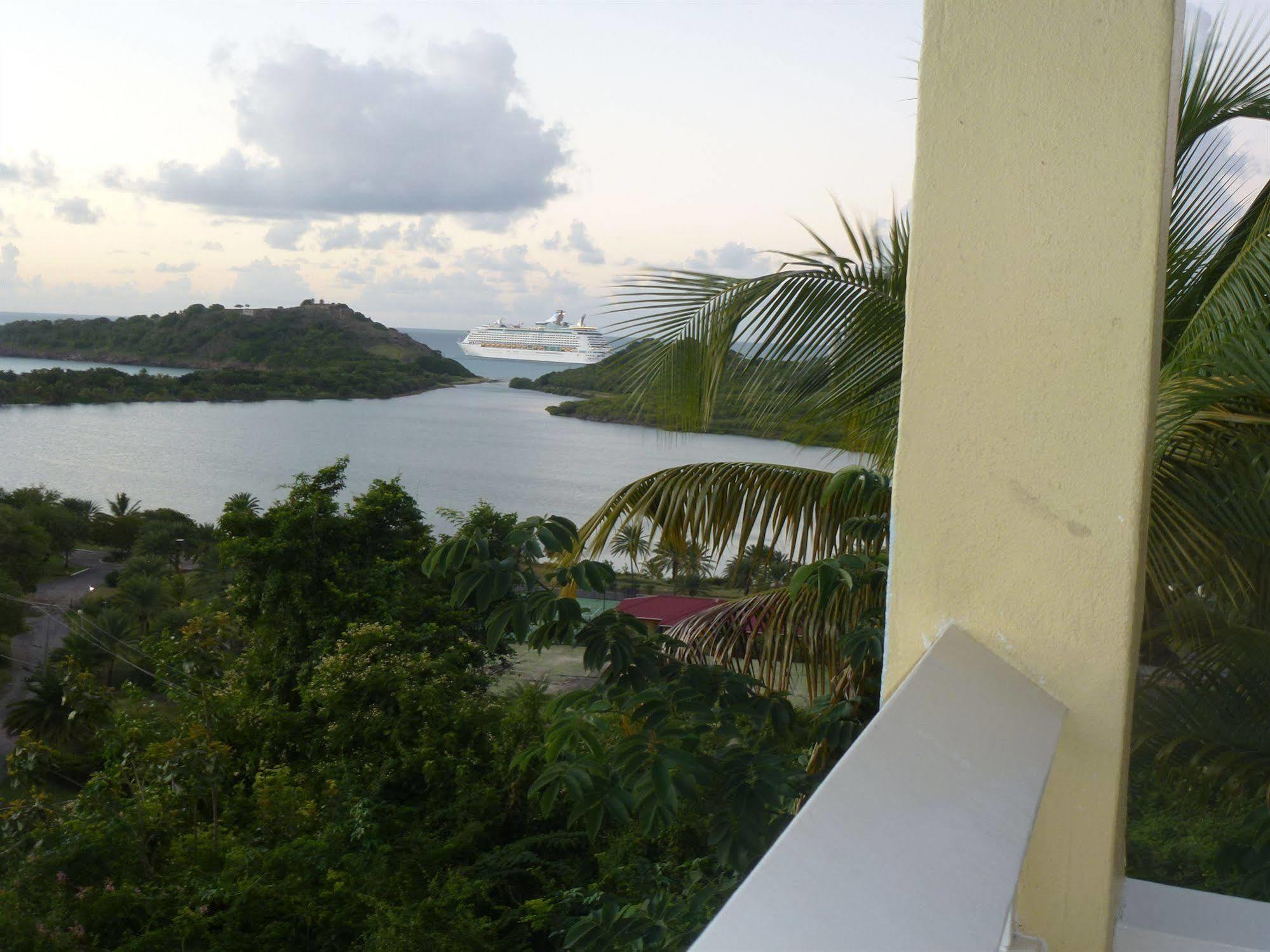 Bed & Breakfast La Galleria Five Islands Village