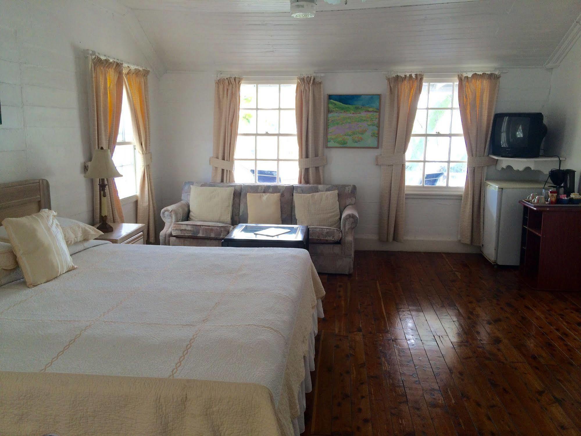 The Salt Raker Hotel