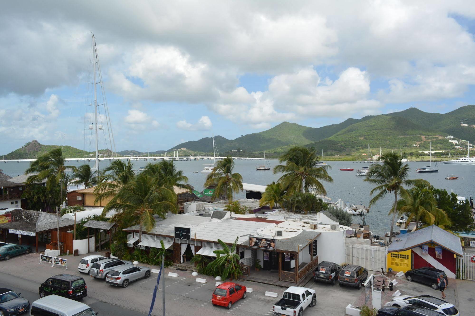 Travel 3* Simpson Bay