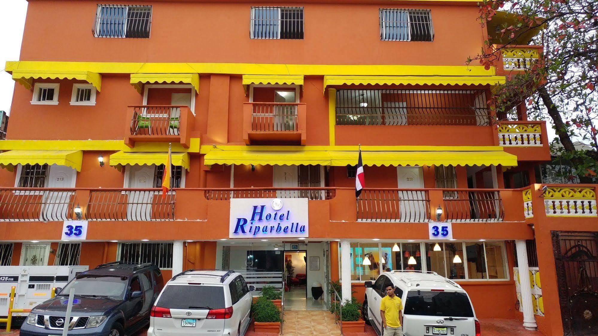 Hotel Riparbella Santo Domingo