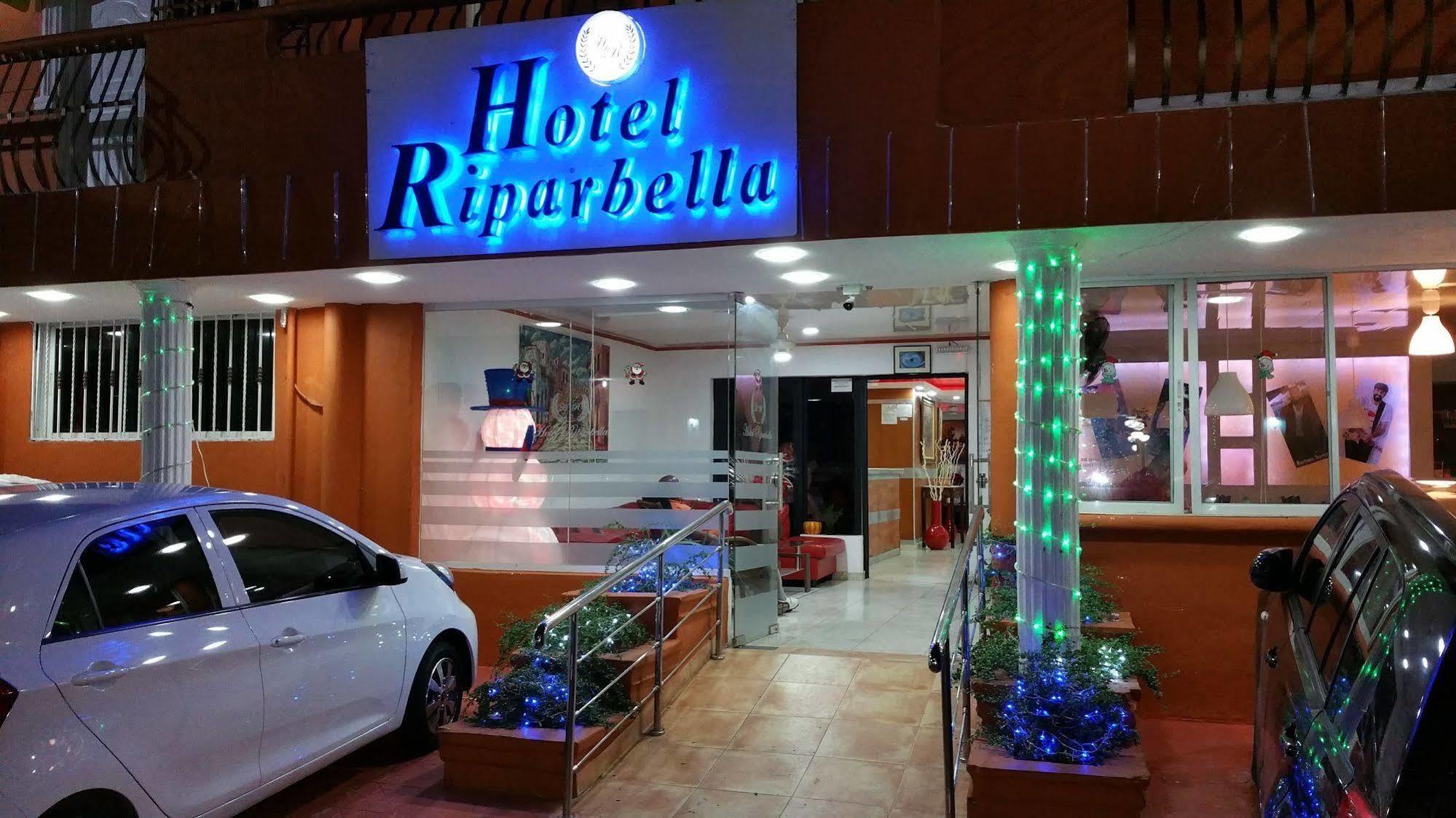 Hotel Riparbella