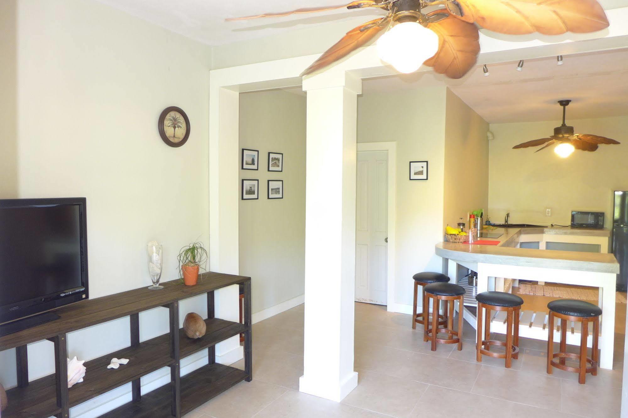 Two Sandals - A Boutique 2* Nazareth