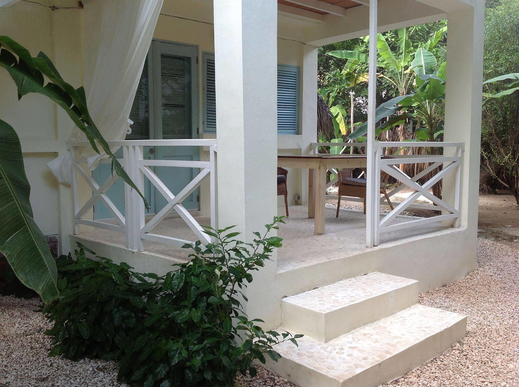 Piratas Del Caribe Hotel Paraiso (Barahona)