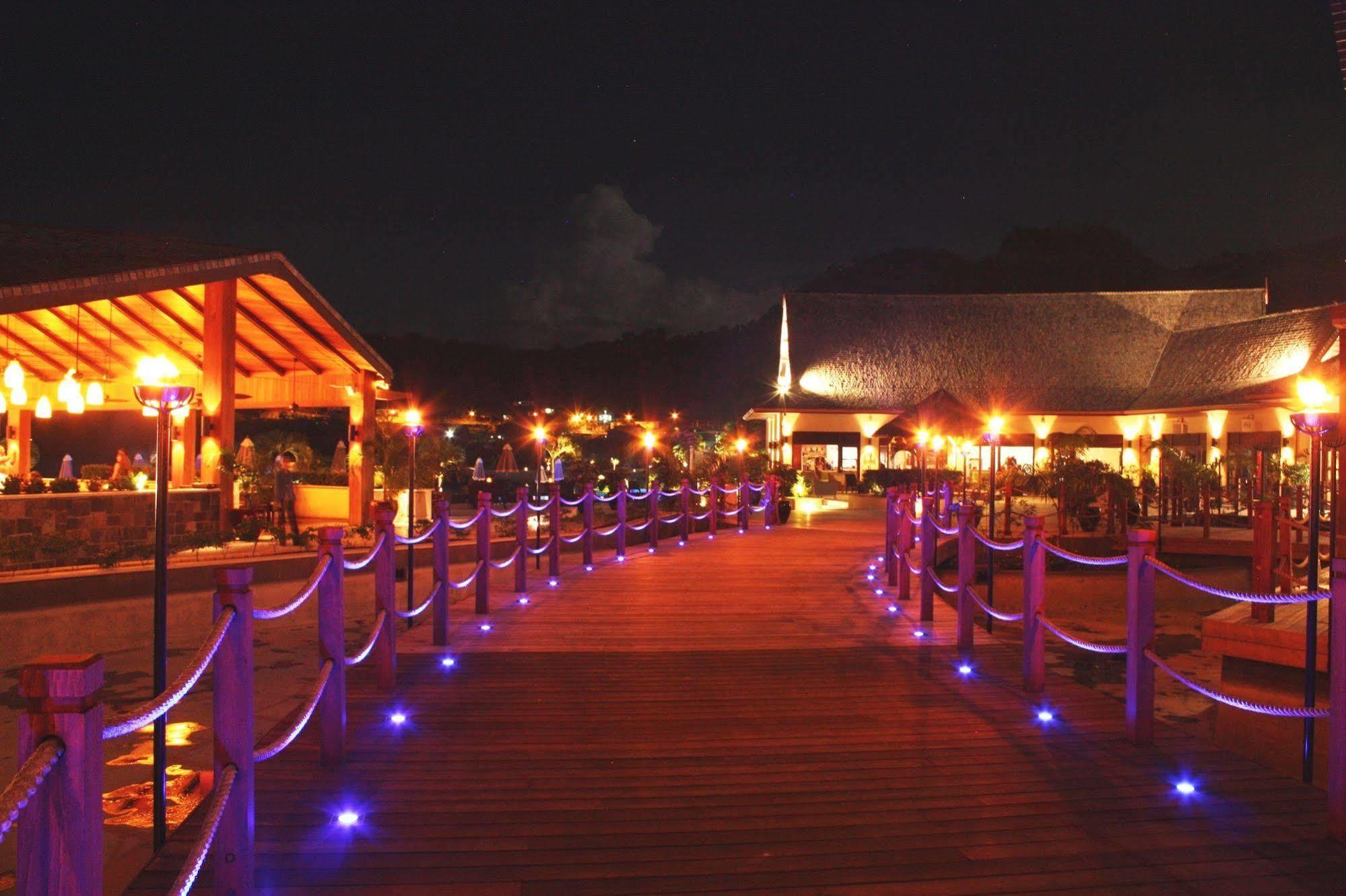 Resort Buccament Bay