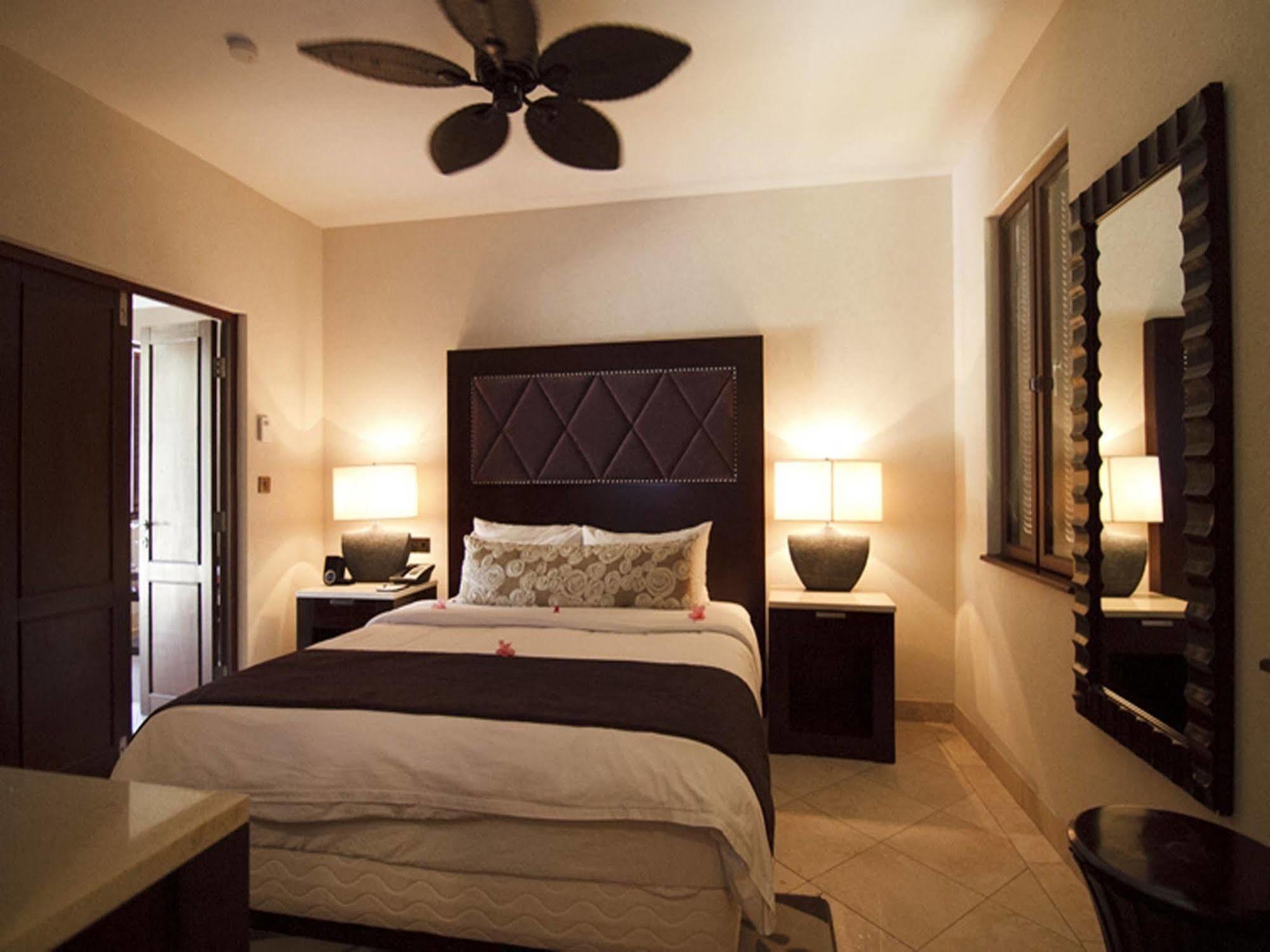 Buccament Bay 5*
