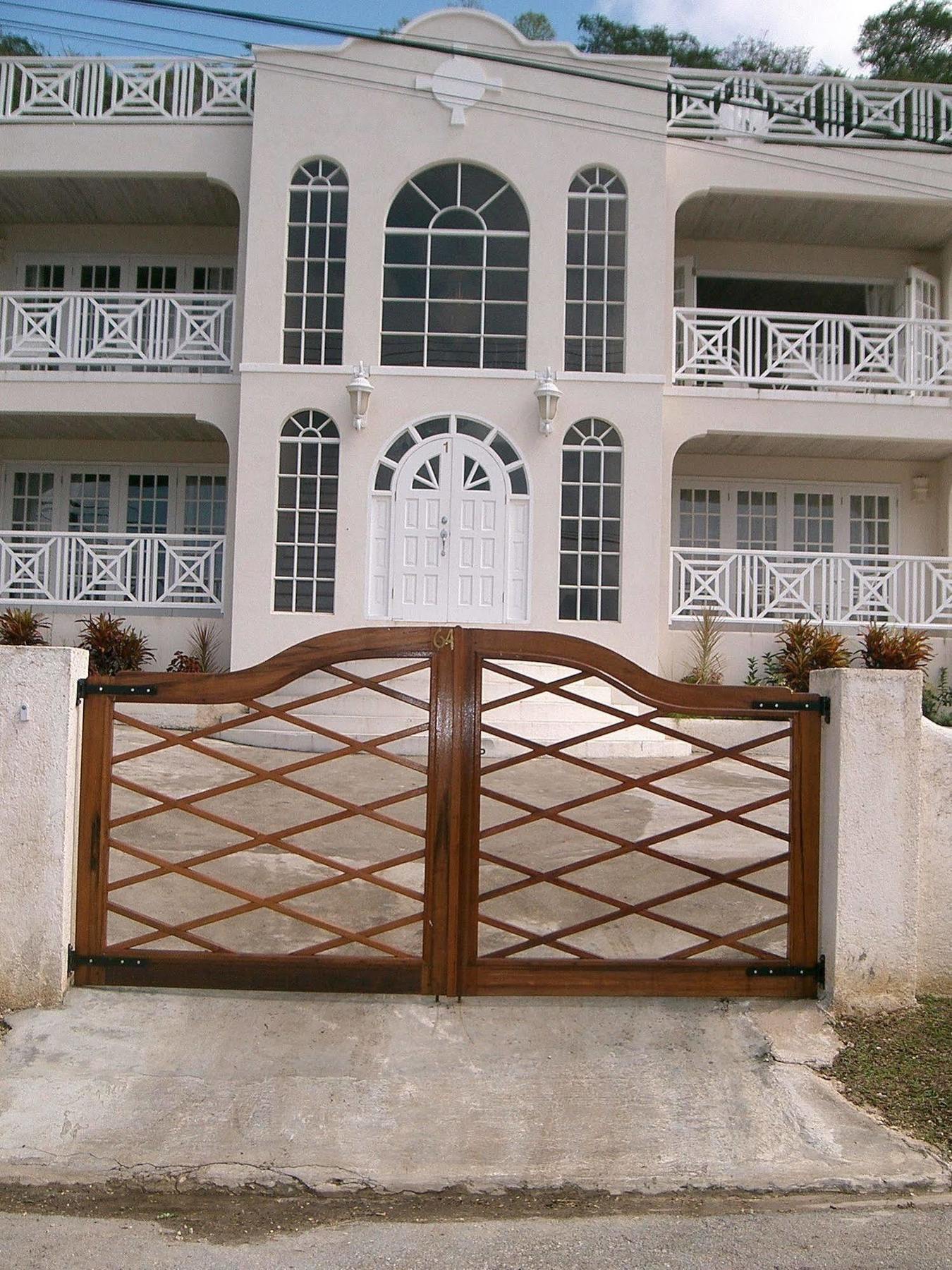 Hotel Heights Barbados