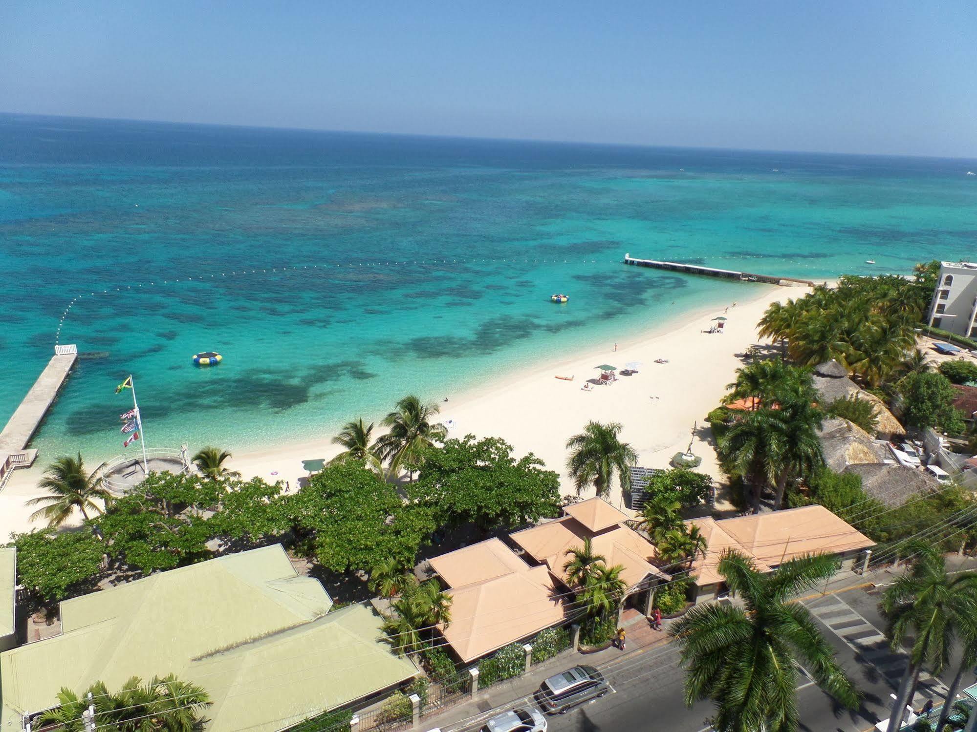 Aparthotel -montego Bay Club Montego Bay