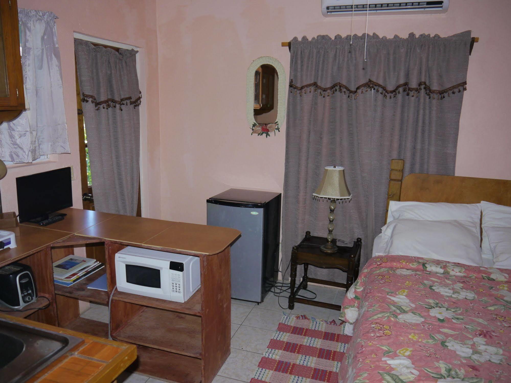 Hotel Ellen Bay Saint Philips