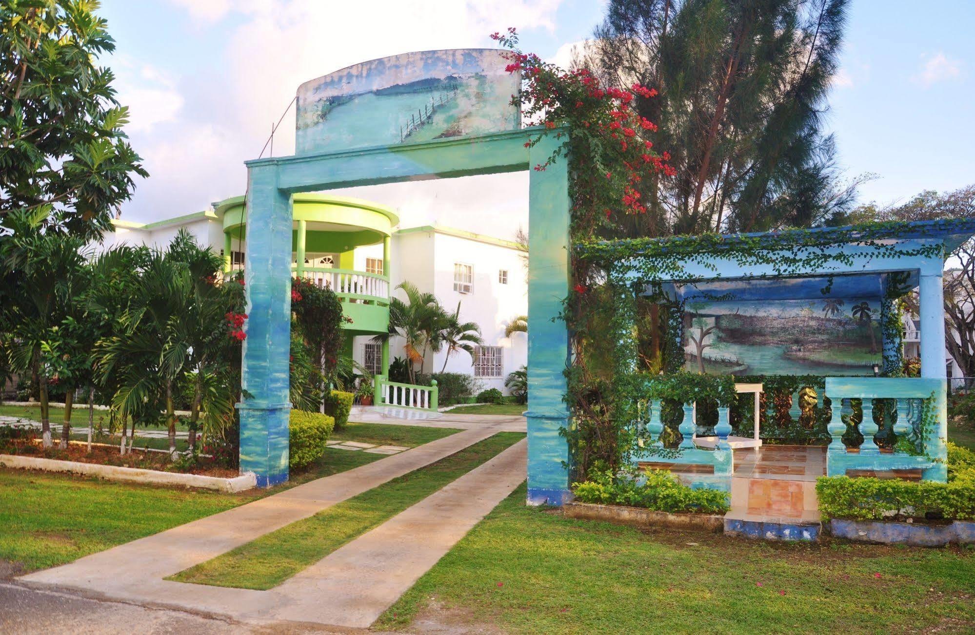Bed & Breakfast Mom's Village