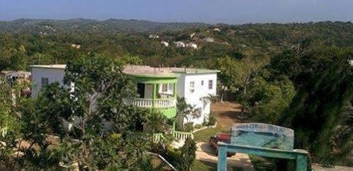 Bed & Breakfast Mom's Village 2*