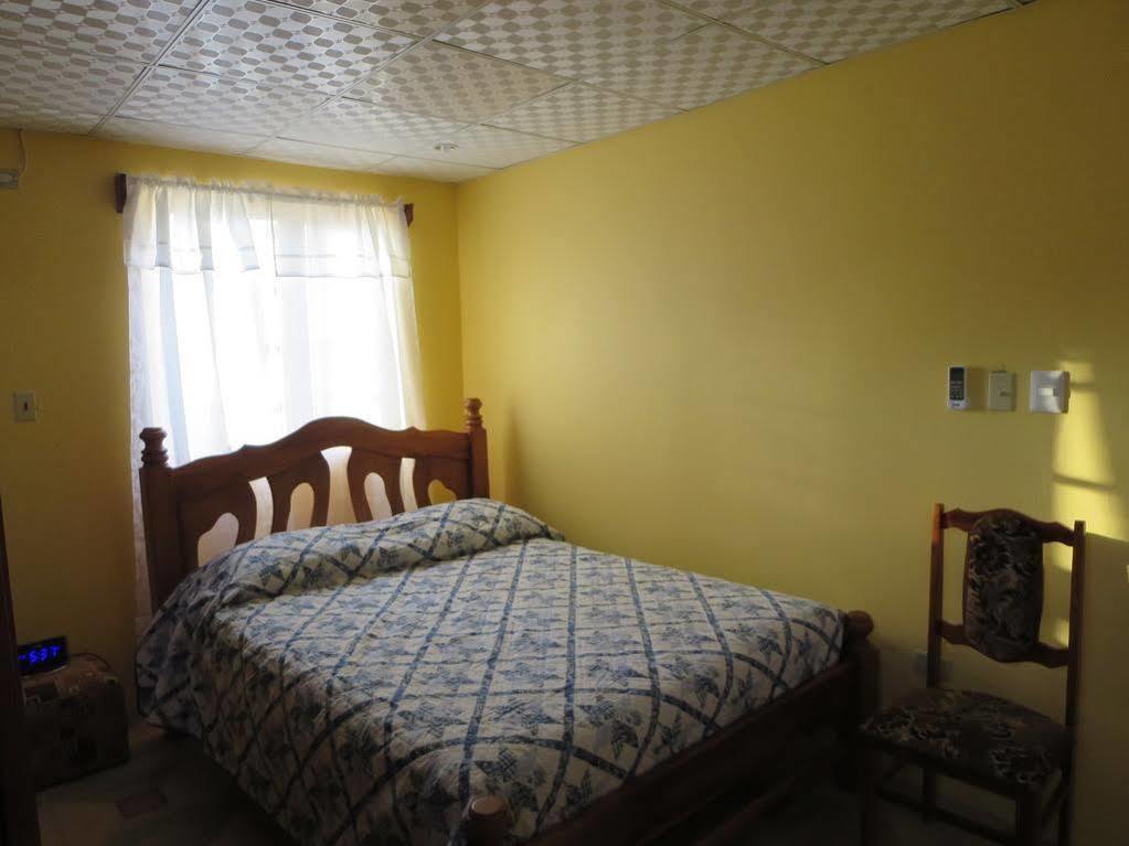 Jgs Tropical Apartment Crown Point