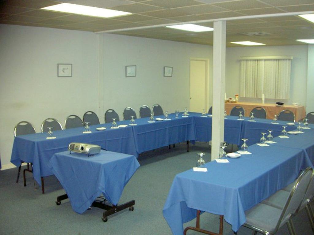 Carl's Unique & Conference Facilities Simpson Bay