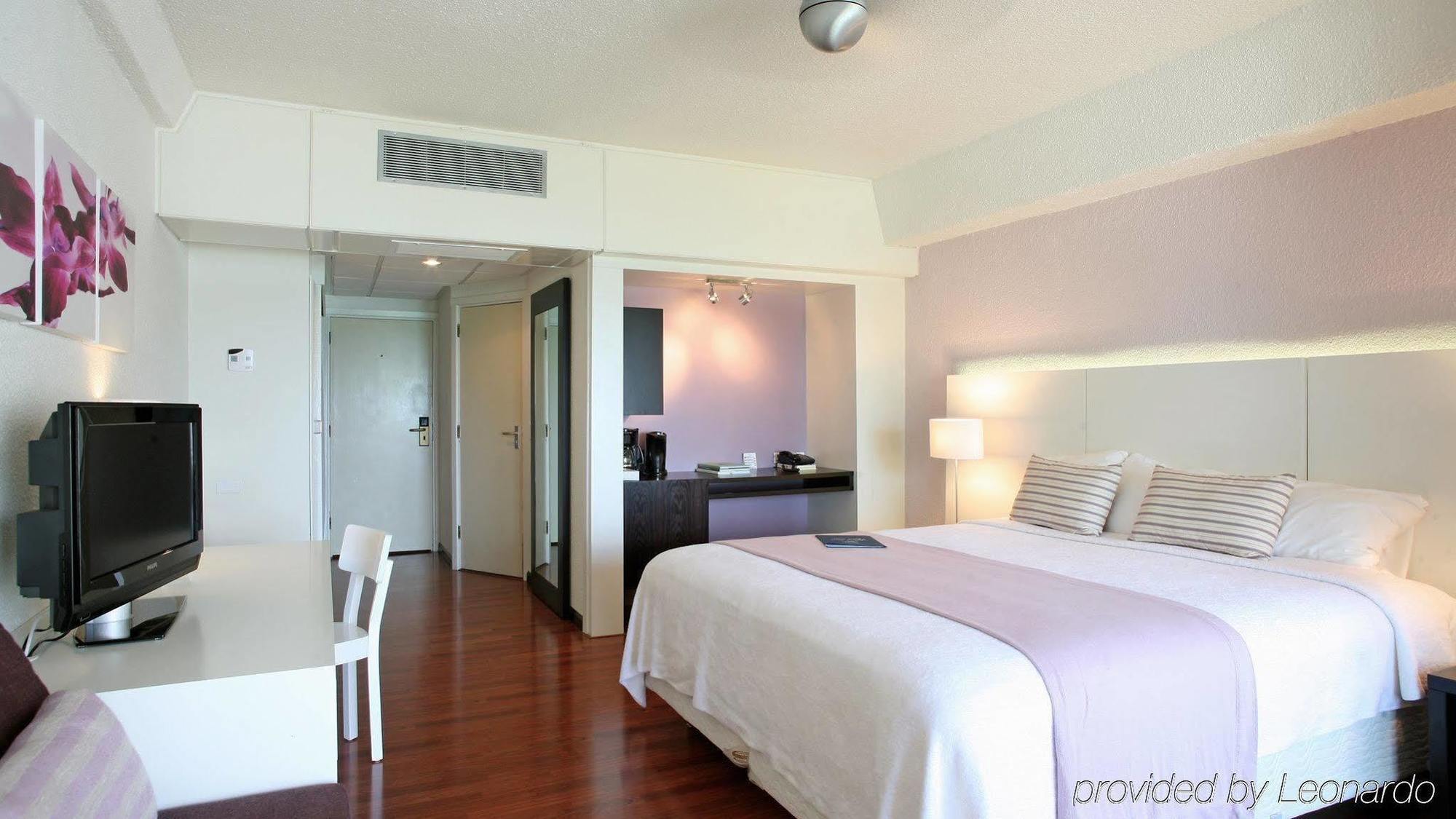 Holland House Beach 3*
