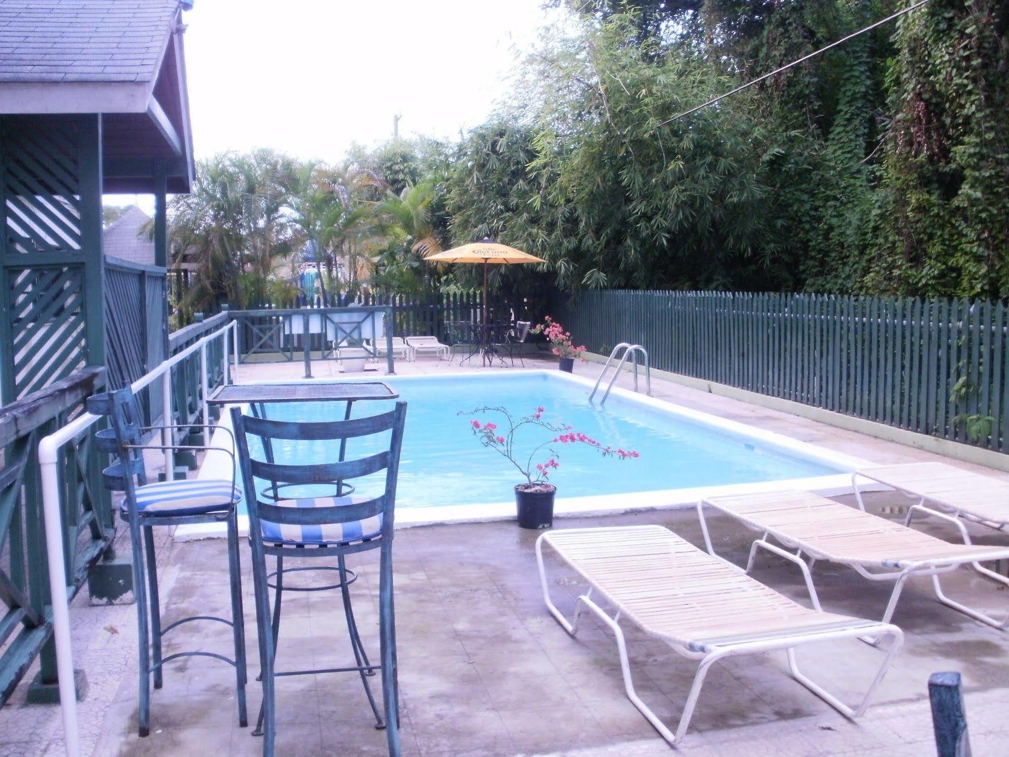 Pineapple Court Hotel Ocho Rios